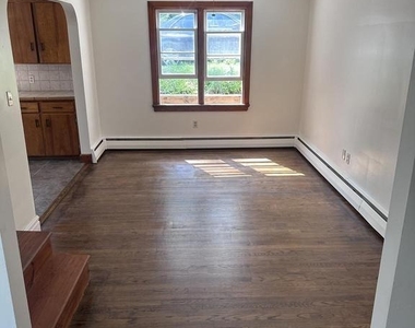 6914 Edgemont Road - Photo Thumbnail 17