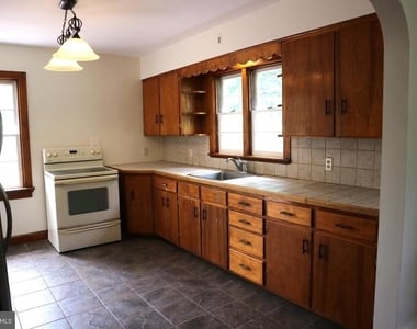6914 Edgemont Road - Photo Thumbnail 14