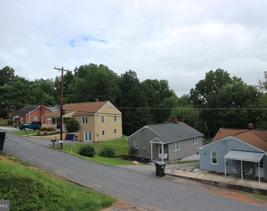 6914 Edgemont Road - Photo Thumbnail 43