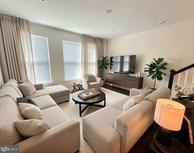 6704 Ballenger Run Boulevard - Photo Thumbnail 5