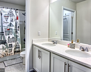 689 N Chandler Drive - Photo Thumbnail 19