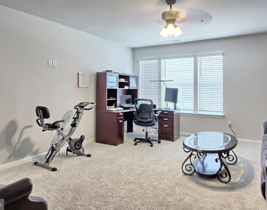 689 N Chandler Drive - Photo Thumbnail 22