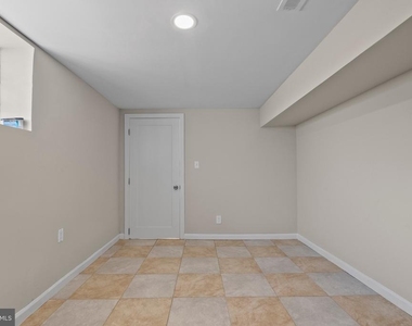 3219 E Monument Street - Photo Thumbnail 20