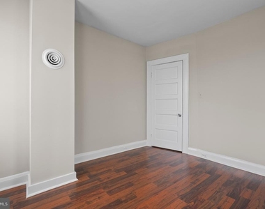 3219 E Monument Street - Photo Thumbnail 14
