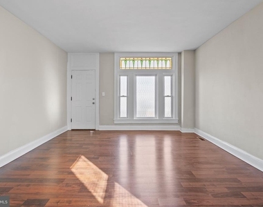 3219 E Monument Street - Photo Thumbnail 2