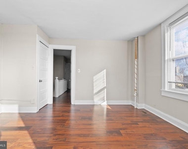 3219 E Monument Street - Photo Thumbnail 10