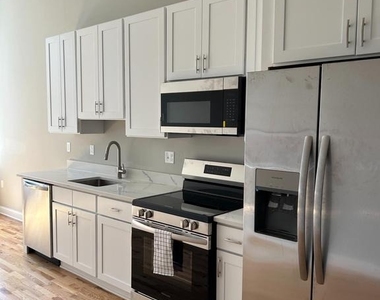 100 W Lexington Street - Photo Thumbnail 23