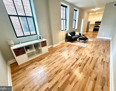 100 W Lexington Street - Photo Thumbnail 6