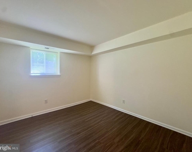 5001 Midwood Avenue - Photo Thumbnail 6