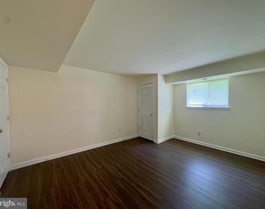 5001 Midwood Avenue - Photo Thumbnail 7