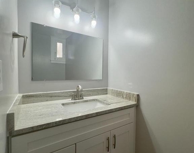 817 Park Avenue - Photo Thumbnail 6