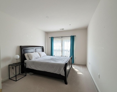 2608 Hoods Mill Court - Photo Thumbnail 7