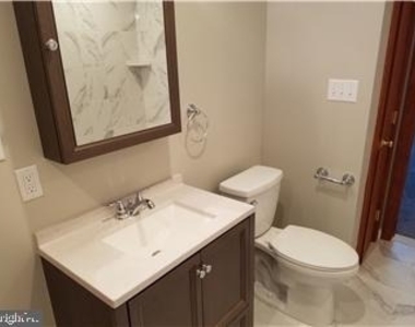 804 W 13th Street - Photo Thumbnail 9