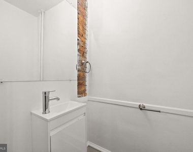 1715 W 8th Street - Photo Thumbnail 6