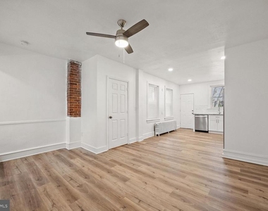 1715 W 8th Street - Photo Thumbnail 4
