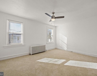 1715 W 8th Street - Photo Thumbnail 7