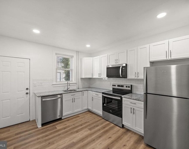 1715 W 8th Street - Photo Thumbnail 5