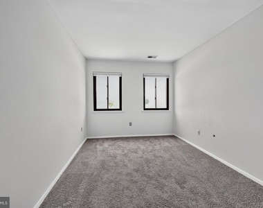 1001 White Oak Road - Photo Thumbnail 13