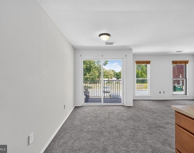 1001 White Oak Road - Photo Thumbnail 6