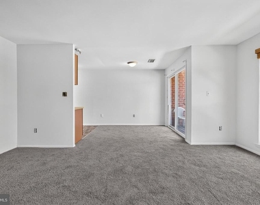1001 White Oak Road - Photo Thumbnail 9