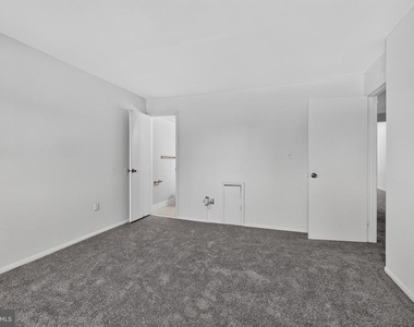 1001 White Oak Road - Photo Thumbnail 16