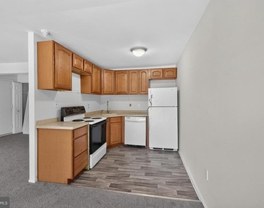 1001 White Oak Road - Photo Thumbnail 12