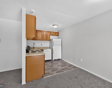 1001 White Oak Road - Photo Thumbnail 10