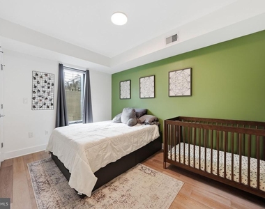 826 Upshur Street Nw - Photo Thumbnail 9