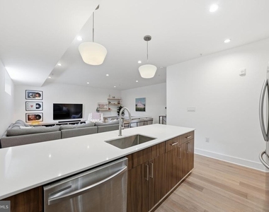 826 Upshur Street Nw - Photo Thumbnail 7