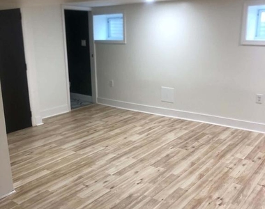 5715 Clay Street Ne - Photo Thumbnail 17
