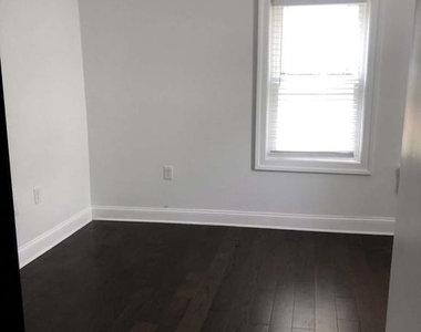 5715 Clay Street Ne - Photo Thumbnail 5