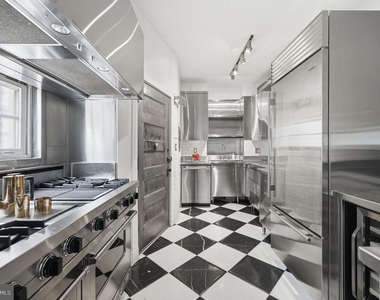 1026 16th Street Nw - Photo Thumbnail 10