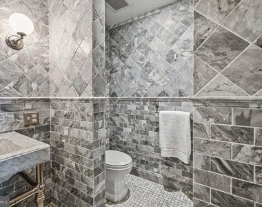 1026 16th Street Nw - Photo Thumbnail 21