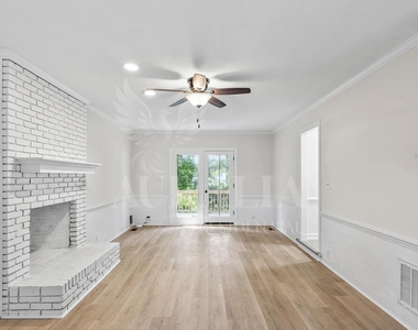 623 Elmwood Court - Photo Thumbnail 5