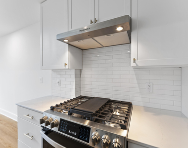 615 Daniels Street - Photo Thumbnail 4
