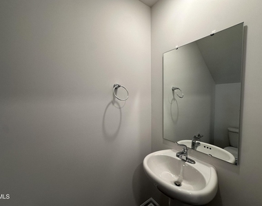 250 Bay Laurel Drive - Photo Thumbnail 13