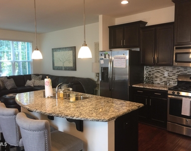 637 Briarcliff Street - Photo Thumbnail 4