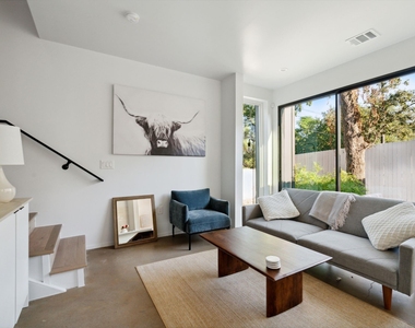 7505 Wynne Ln - Photo Thumbnail 2