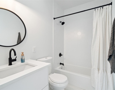 7505 Wynne Ln - Photo Thumbnail 16