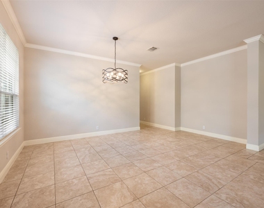 11619 Sonoma Dr - Photo Thumbnail 8
