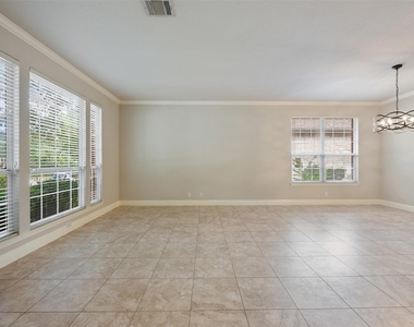11619 Sonoma Dr - Photo Thumbnail 5