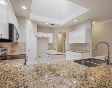 11619 Sonoma Dr - Photo Thumbnail 18