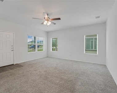 133 Everglades Dr - Photo Thumbnail 4