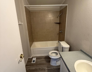 4423 Magin Meadow Dr - Photo Thumbnail 15