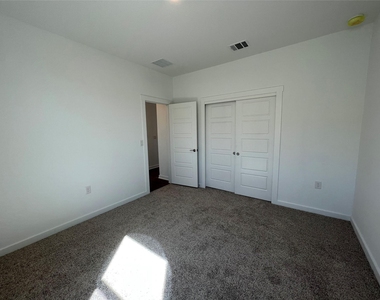 13820 Lubeck Dr - Photo Thumbnail 11