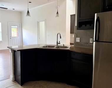 398 Mesa Dr - Photo Thumbnail 4