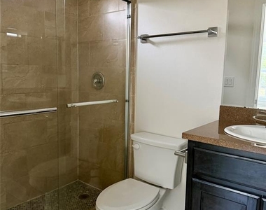 398 Mesa Dr - Photo Thumbnail 8