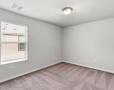 9008 Gage Dr - Photo Thumbnail 16