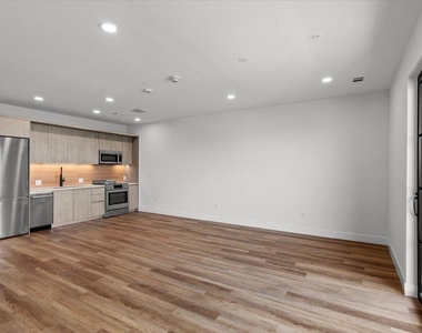 4315 S Congress Ave - Photo Thumbnail 26