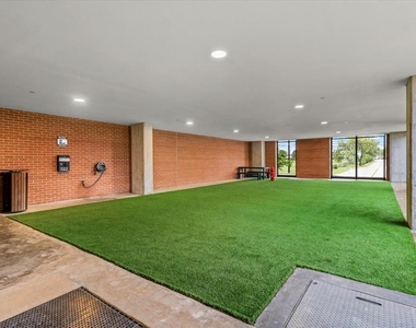 4315 S Congress Ave - Photo Thumbnail 18
